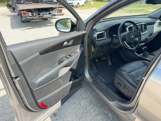 2017 Kia Sorento 3.3L EX - Driver's Front Door Image